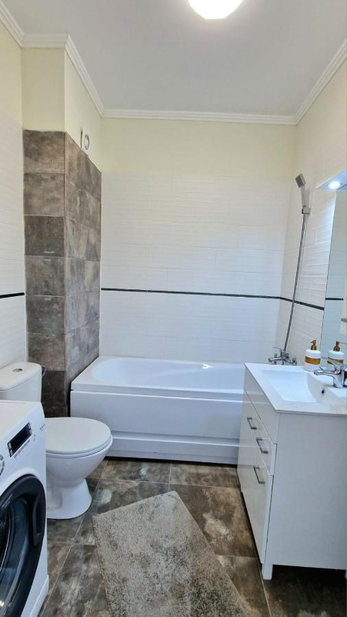 Cozy Apartment Prima Residence Oradea Eksteriør bilde